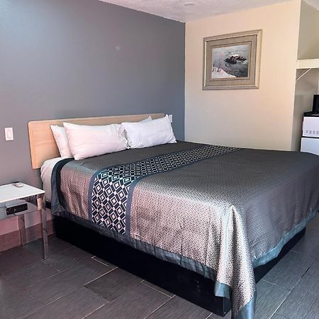 California Inn Hotel And Suites Adelanto Us 395 外观 照片