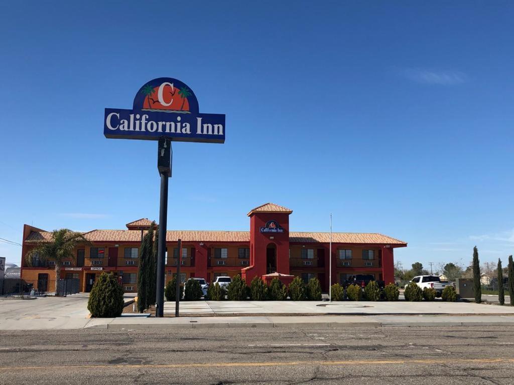 California Inn Hotel And Suites Adelanto Us 395 外观 照片
