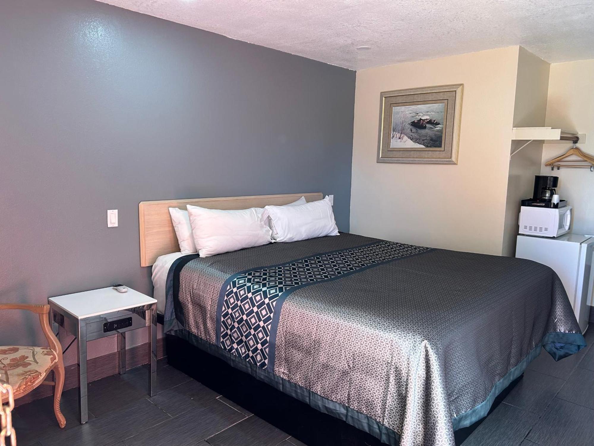 California Inn Hotel And Suites Adelanto Us 395 外观 照片