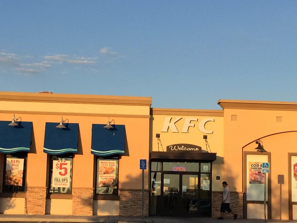 California Inn Hotel And Suites Adelanto Us 395 外观 照片