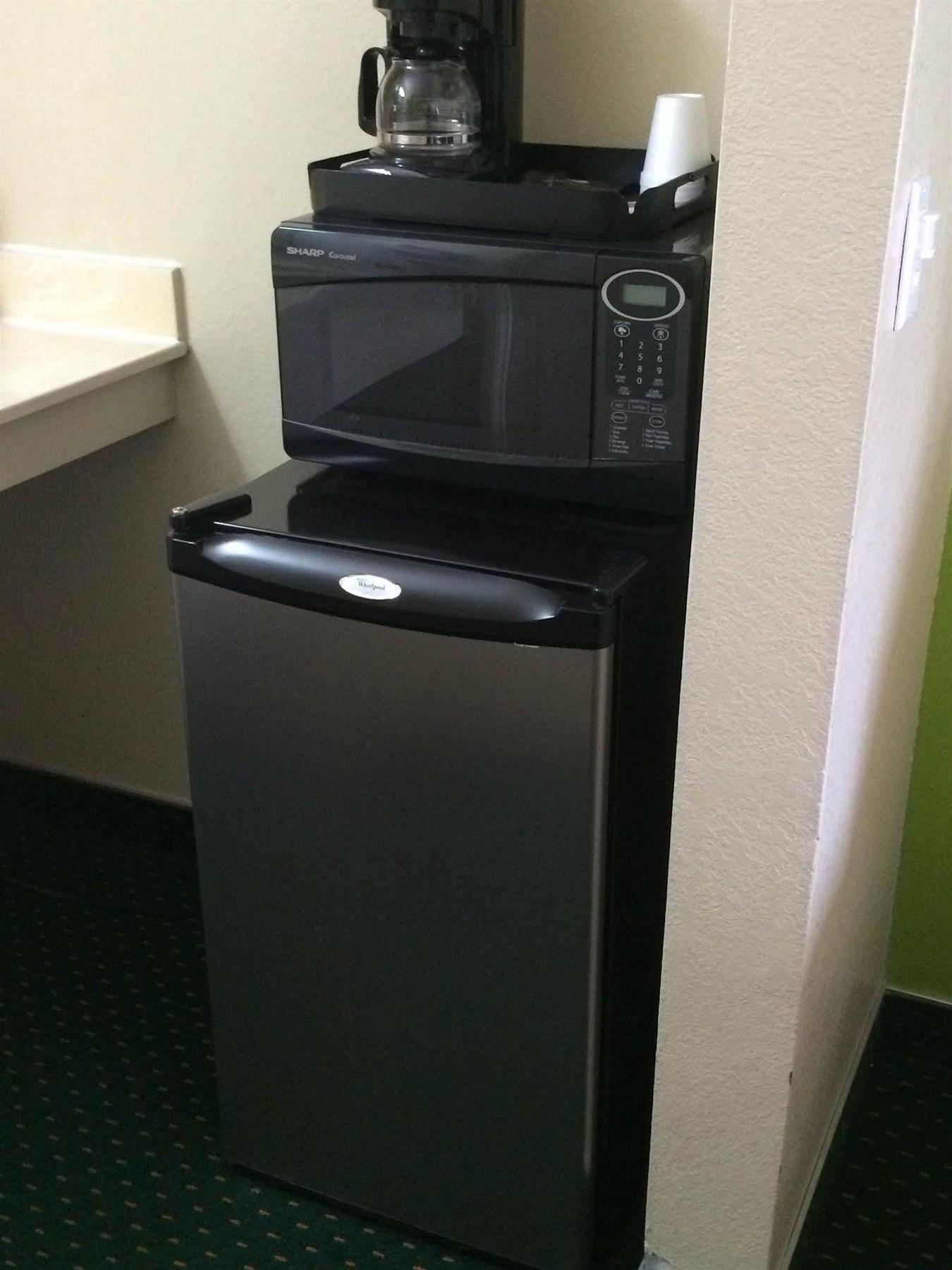 California Inn Hotel And Suites Adelanto Us 395 外观 照片